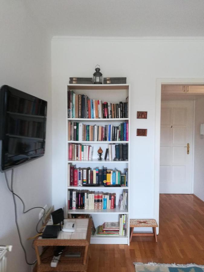 Homy Apartment In Buda, With Safe Garage And Terrace Budapest Eksteriør billede